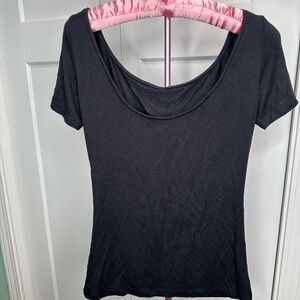 Amour Vert womens T shirt scoop neck made in usa black Small